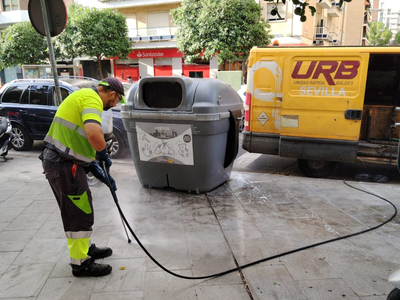 El Ayuntamiento apuesta, por primera vez, por un único modelo de contenedor más accesible y eficiente para toda Sevilla